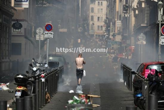 欧洲篮球联赛决赛现场爆发球迷冲突事件
